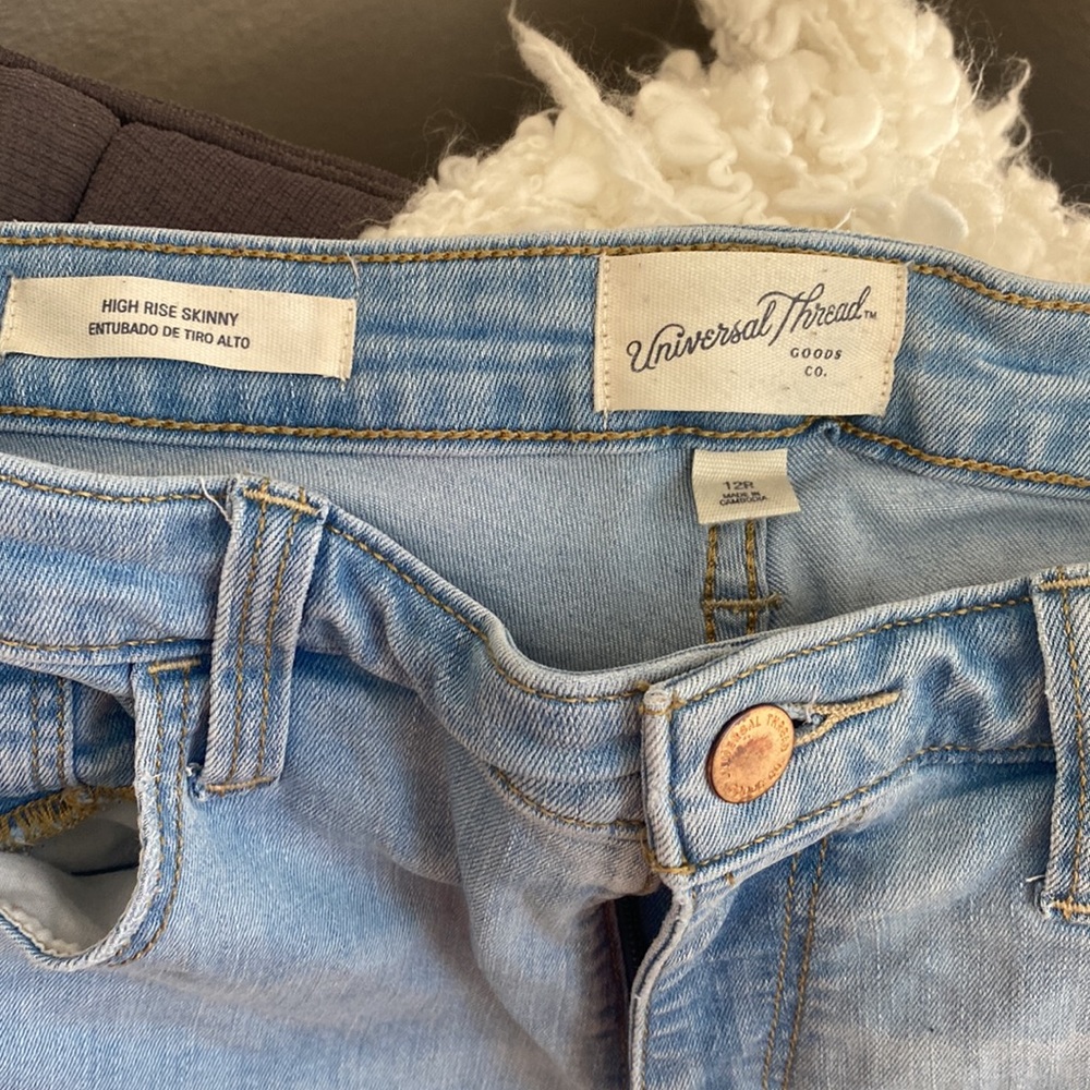 👖Universal Thread Good Co. High Rise Skinny Denim👖 - Picture 2 of 3
